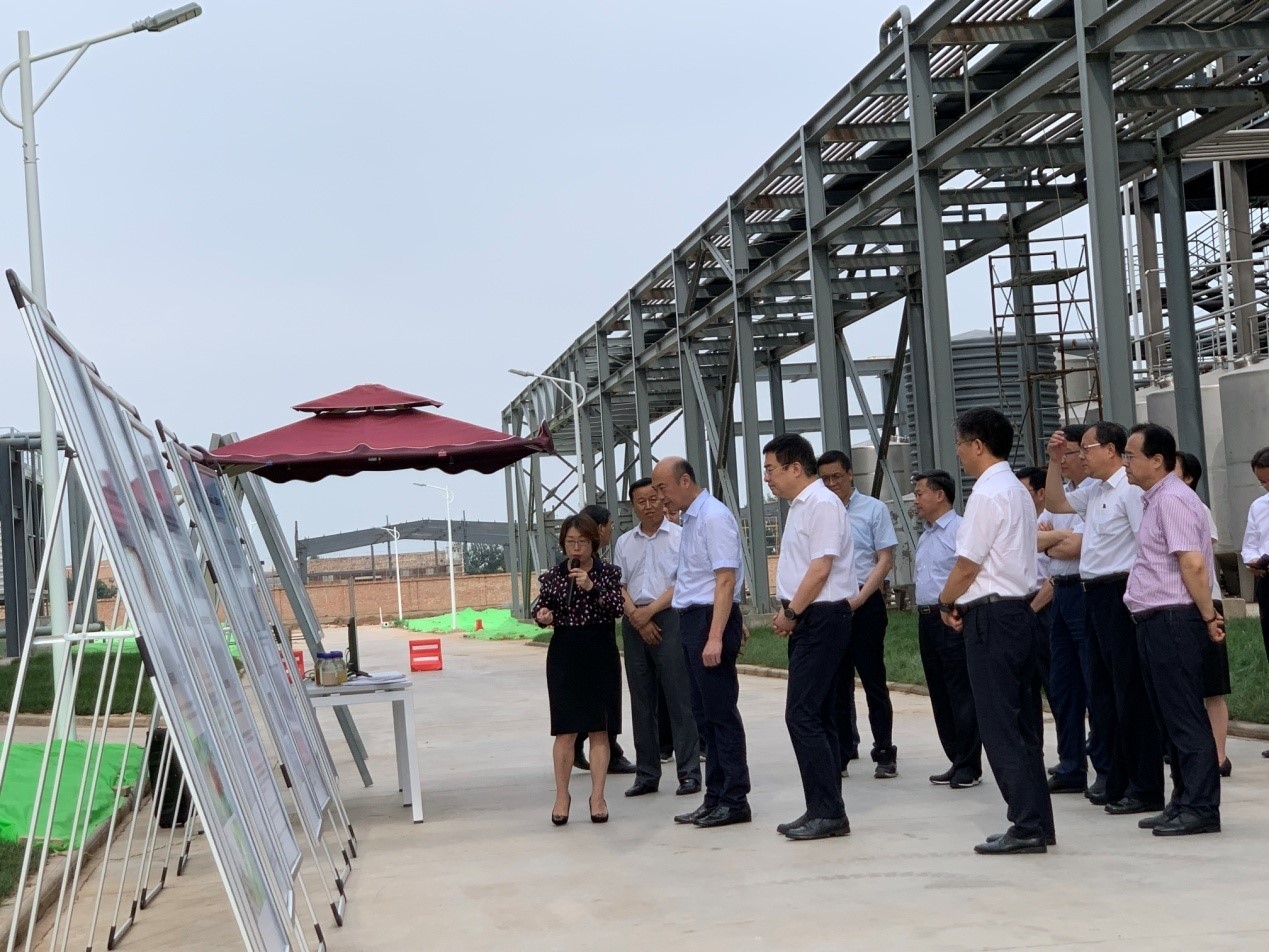 刘国中省长一行观摩蒲城蓝晓科技建设项目